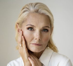 Lifting Facial em Goiânia: Desvendando os Mitos Sobre Cicatrizes com o Dr. David Santana