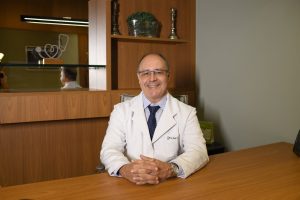 Dr. David Santana: Inovação em Goiânia com Prótese de Silicone Dual Plane